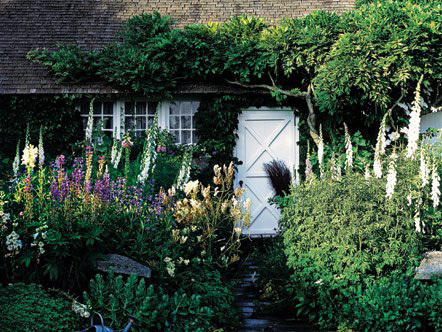 01_05.28.09_EnglishGarden_rect540